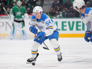 Parádna slovenská noc v NHL! Neskutočný gól Regendu, raketa Dvorského a bodová žatva