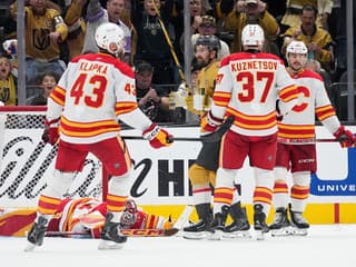 VIDEO Hetrik sem, hetrik tam: NHL padali čapice na ľad, Calgary opäť utŕžilo debakel