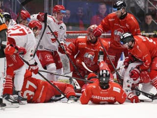 Třinec a Kometa so slovenským zastúpením uspeli v prvých dueloch predkola, nečakaný šok pre Spartu