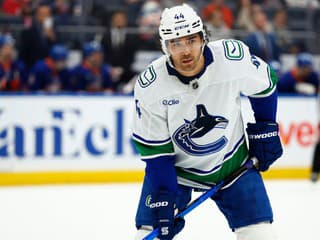 Roztrhlo sa vrece s veľkými prestupmi: Najžiadanejší hráč bude spoluhráčom a konkurentom Regendu