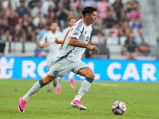 V USA sa bude iba nudiť, zarábať a zarábať: Legenda poľského futbalu sa pustila do Lewandowského