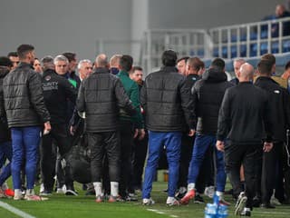 Odvolaný bojkot, potom pľuvanec a nepodanie rúk: UEFA si posvieti na incident v Lige národov