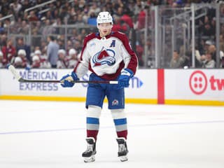 Prekoná aj Celebriniho a Kaprizova: Hviezda Colorada najlepšie plateným hráčom v histórii NHL