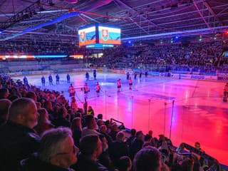 FOTO Aha na tú krásu: Tipsport liga predstavila medaily pre tri najlepšie tímy play-off