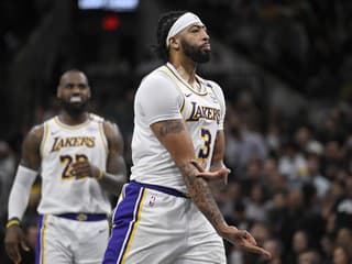 VIDEO Famózna séria sa nechce skončiť: Cleveland zostáva neporazený, monštrum Lakers kraľovalo