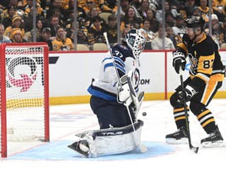 VIDEO Černák a Dvorský odohrali kvalitné zápasy, uzdravený Crosby a Pastrňák, ktorý ťahá Bruins