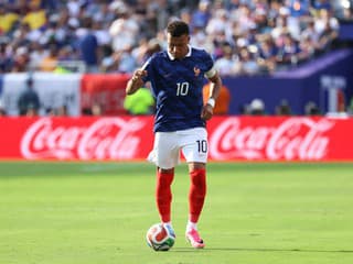 MS VO FUTBALE 2026 Hladný lev nemá zľutovanie a všetkých zožerie: Mbappé nezadržateľne trieli za rekordmi