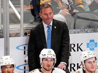 NHL nikdy neprestáva prekvapovať: Výmena trénera u ašpiranta na pohár, legenda sa vracia na scénu