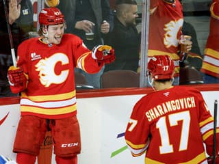 VIDEO Nemec prispel k výhre Devils asistenciou, slovenský súboj v Calgary dopadol lepšie pre Pospíšila