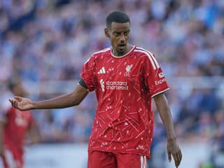 Dvojgólový Isak potiahol Liverpool: Ak bude fit, prejaví sa to, opatrne s rekordnou posilou
