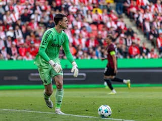 Šialené derby ho nerozhodilo: Surovčík bol proti Plzni hráčom zápasu, poďakoval aj masérovi Slavie