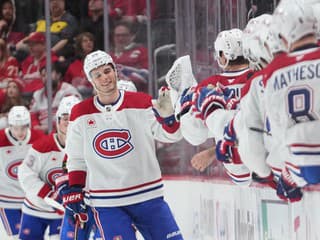 VIDEO Nervy, šarvátky, strkanice: Slafkovský zavesil a odohral zápas, ktorý mal play-off intenzitu