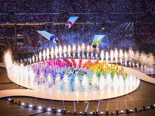 ZOH 2026 V Taliansku sa začal otvárací ceremoniál: Ohne budú dva, sprievody štyri