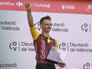 Bryan Coquard vyhral 8. etapu na Vuelte: Pogačarov pád posadil na čelo Španiela