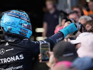 Veľké zaváhanie Antonelliho: V kvalifikácii rozbil svoj Mercedes, Russell deklasoval konkurenciu