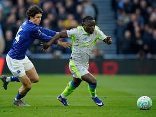 Neuveriteľný večer v Liverpoole! Nečakané zaváhanie City priblížilo Arsenal k titulu
