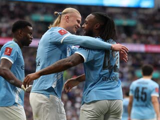 Ťažké problémy futbalových pracháčov: Manchester chce podať žalobu za výroky o Haalandovi