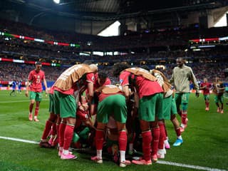 MS VO FUTBALE 2026 Levy z Atlasu nezaváhali: Hakimi potiahol Maroko do osemfinále, outsider dlho vzdoroval