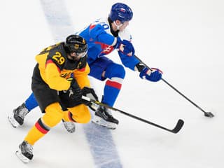 ZOH 2026 VIDEO Kam ideš, Leon? Slafkovský zamotal hlavu Draisaitlovi, ten skončil v bufete