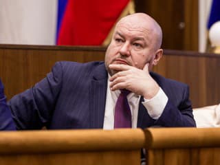 Ostrý spor medzi Huliakom a Kováčikom graduje: Minister pozastavil financie pre SFZ!