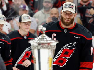 VIDEO Poznáme súpera Vegas vo finále: Slafkovskému zápas nevyšiel, Montreal dostal naložené