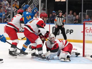 VIDEO Súboj Slafkovského s Fehérvárym rozhodlo až predĺženie, Dvorský prispel k výhre St. Louis gólom