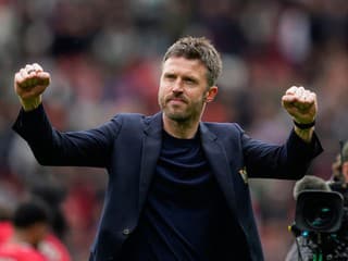 Zaslúži si Carrick trvalý kontrakt v United? Legendy Red Devils sú pri jeho voľbe opatrné
