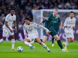 Real v šlágri Ligy majstrov padol s Manchestrom City, suverénny Arsenal zostáva stopercentný