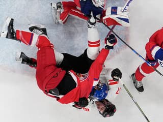 ZOH 2026 Česko s ťažkým srdcom na rozhodcu: MacKinnon vyradil dvojnásobného víťaza Stanley Cupu