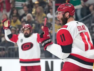 VIDEO Carolina vrátila Vegas požičané: Finálová séria NHL je opäť vyrovnaná