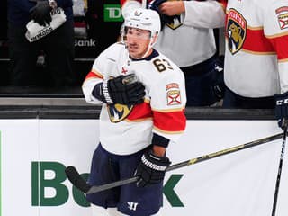 VIDEO Trpké sklamanie, ale nemal na výber: Chárova rozlúčka bez kanadskej legendy NHL