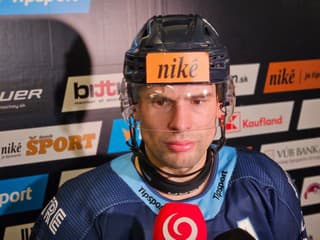 Nechutný krosček do hlavy nezostal bez odozvy: Senát udelil dištanc Slovanistovi Takáčovi