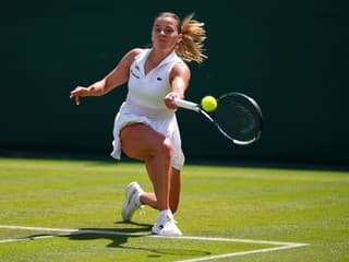 Tvrdé pristátie po striebornom Paríži: Finalistka Roland Garros utŕžila tvrdú wimbledonskú stopku