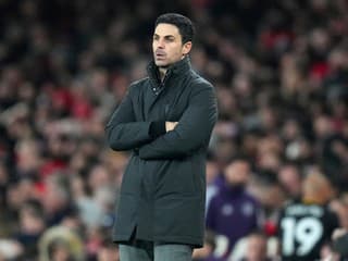 Vysoká cena za opatrnosť a porazeneckú mentalitu: Arsenal tvrdo narazil a Manchestre sa radujú