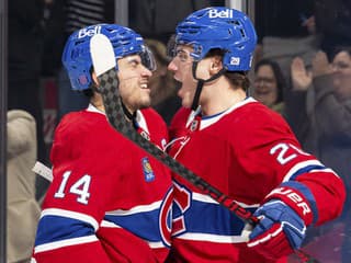 VIDEO Juraj Slafkovský vyrovnal svoje maximum v NHL! Podieľal sa na demontáži Colorada