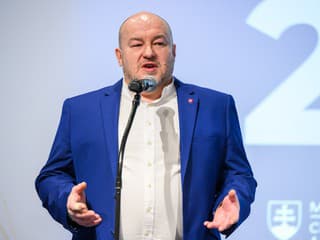 Spor zväzu a ministerstva pokračuje: Padni komu padni, Huliak podal trestné oznámenie na SFZ!