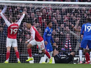 Arsenal ovládol veľkú bitku o Londýn, Manchester United pod Carrickom stále na vzostupe