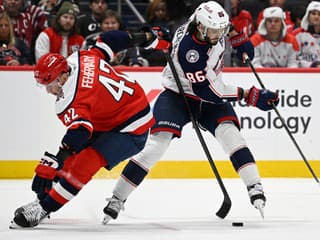 VIDEO Fehérváry bodoval pri výhre Washingtonu, prvý súboj Dvorského so Slafkovským v NHL
