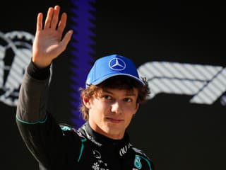 Dominancia Mercedesu pokračuje: Antonelli ziskom pole position prekonal legendárneho Vettela