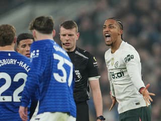 Hladná Barcelona chce poľovať v Anglicku: Na radare dve veľké mená, od Chelsea dostala košom
