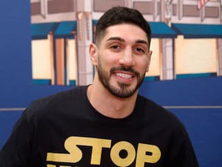 Bývalí hráči NBA sa v drafte identifikujú ako ženy: WNBA rieši horúcu tému transgender hráčky