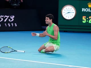 VIDEO Tenisový zázrak! Zranený Alcaraz dokázal nemožné, historický zápas na Australian Open