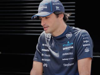 Jeden z najhorúcejších prestupových artiklov sa rozhodol: Sainz podpísal v F1 novú zmluvu