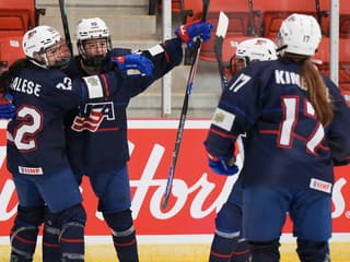 Štart MS ako z najhoršieho sna: Slovenské hokejistky schytali od top favorita krutý výprask