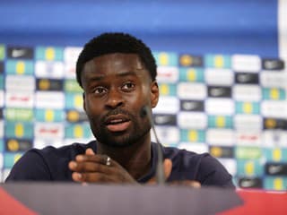 Bol blízko k odchodu do Liverpoolu: Účastník Premier League príde o reprezentanta a kapitána