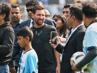 VIDEO Návšteva Messiho rozpútala peklo: Šialené scény, fanúšikovia boli totálne vytočení