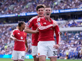 Stopercentný Arsenal ovládol londýnske derby, Manchester United v infarktovom závere prišiel o výhru