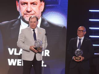 VIDEO Cenu pre najlepšieho trénera získali Calzona a Weiss: Slová plné vzájomného rešpektu a krásne posolstvá