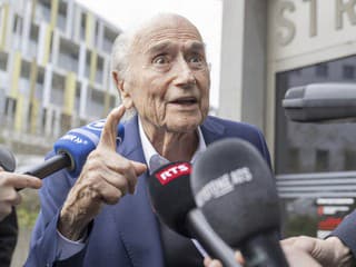 Kritika z každej strany: Do Infantina sa po novom obul už aj jeho predchodca Sepp Blatter