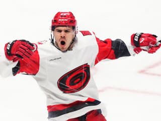 VIDEO Carolina s prehľadom postúpila: Minnesota zdramatizovala sériu, Crosbyho Pittsburgh žije